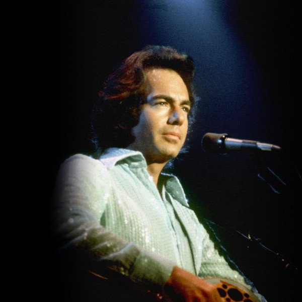 Neil Diamond Певец Нил Даймонд на сцене с микрофоном